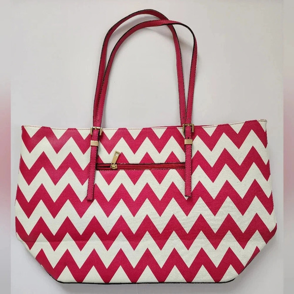 White Pink Boat Shape Beach Travel, Vacation Shoulder Bag Metal Hardware - Picture 7 of 16